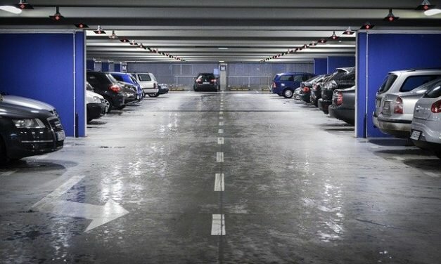 Quels sont les stationnements gratuits &agrave; Paris en Ao&ucirc;t